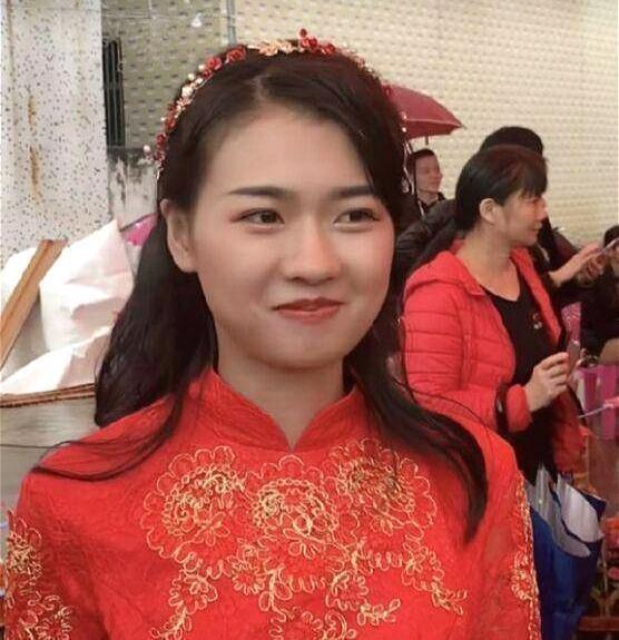 潮汕翁氏妹纸”翁佳娜走红,一颦一笑引人注目,反映当今互联网审美-翁氏源流